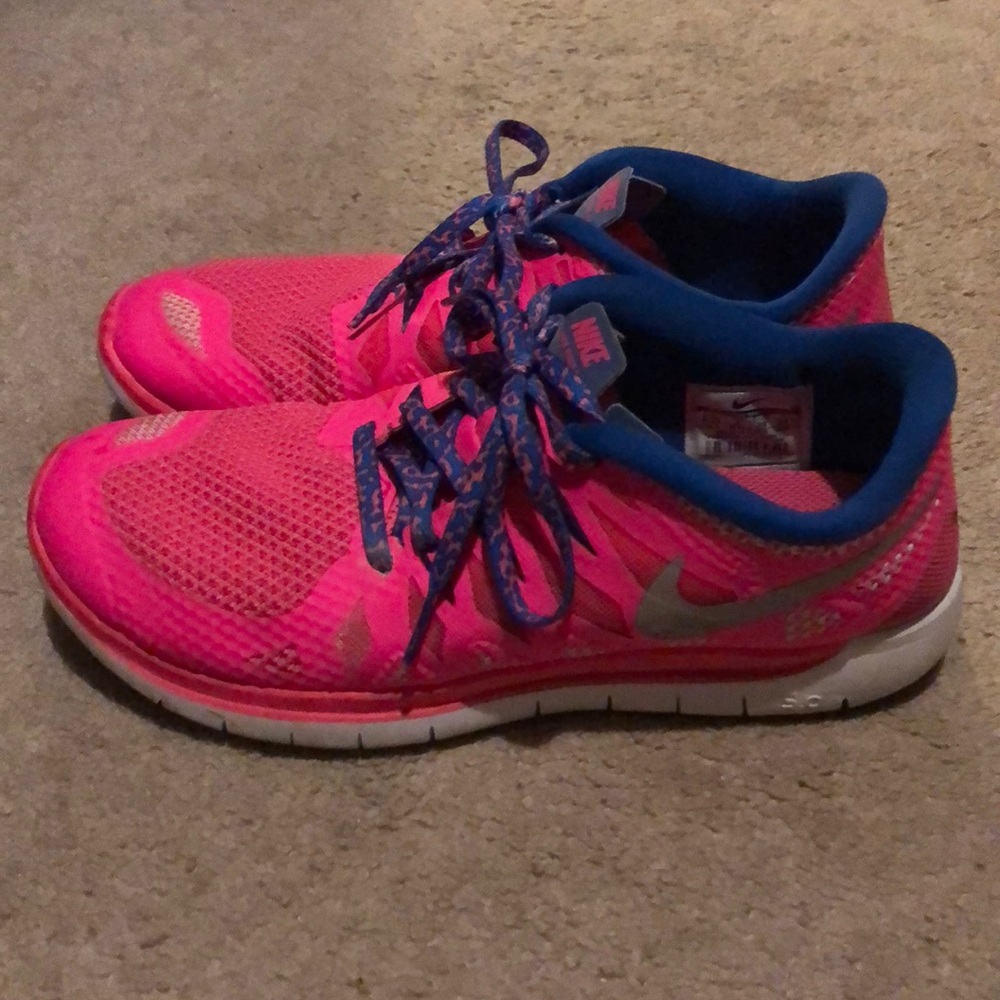 Pink nike free run